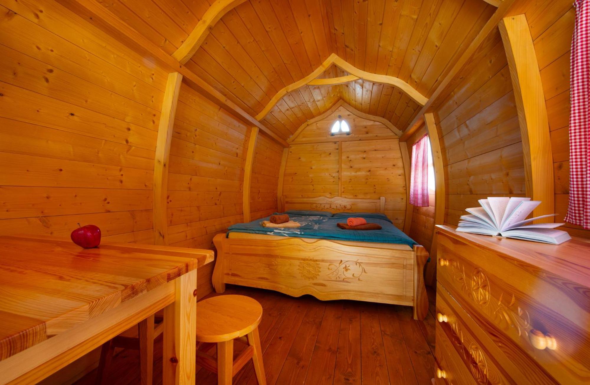 Гостевой дом Ranc Pod Ostrou Skalou Стратена Экстерьер фото