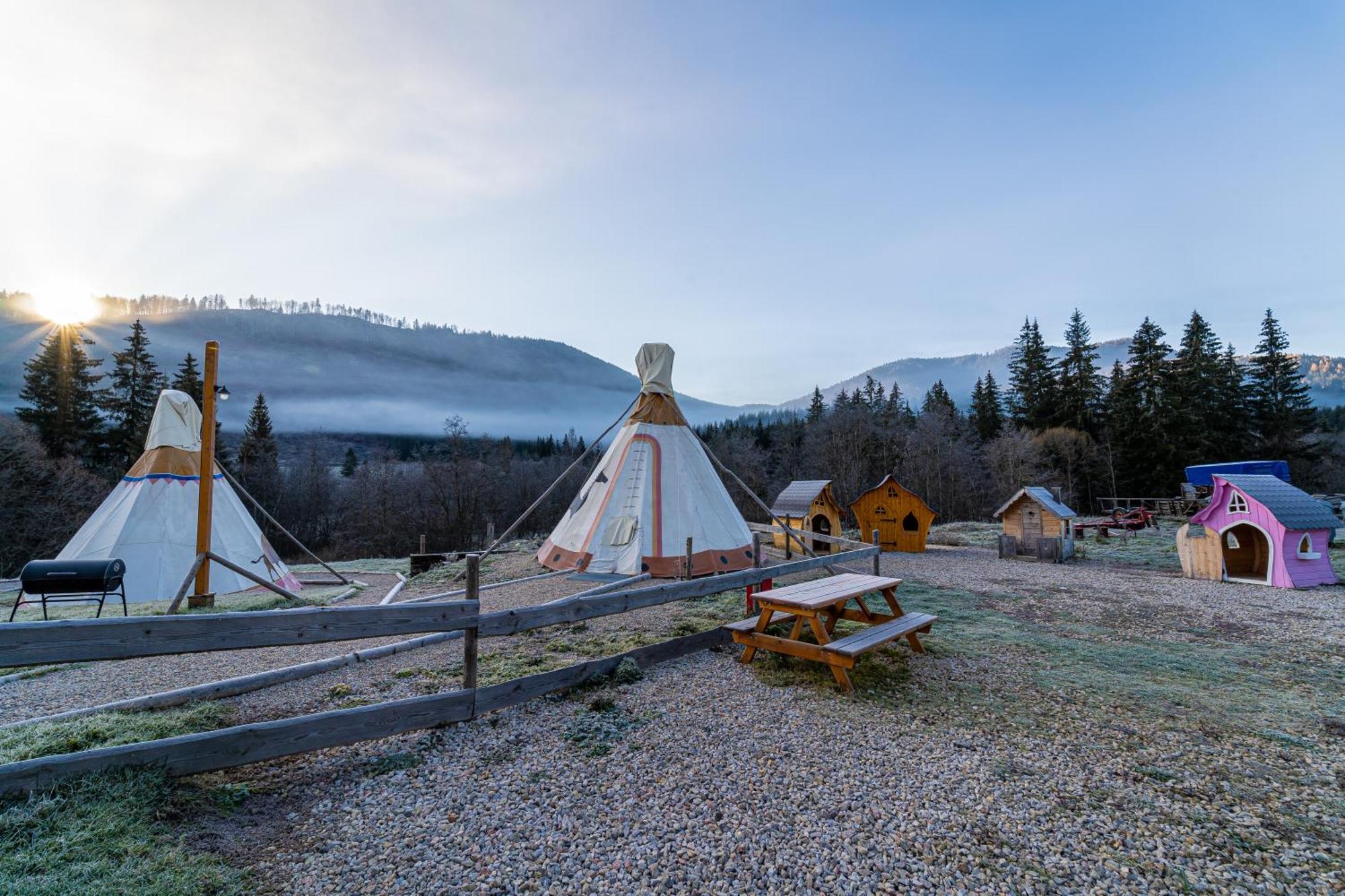 Гостевой дом Ranc Pod Ostrou Skalou Стратена Экстерьер фото